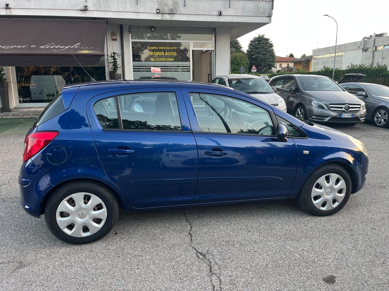 Opel Corsa 1.2benzina/80CV/neopatentati/Euro4/unico proprietario/5Porte e 5Posti