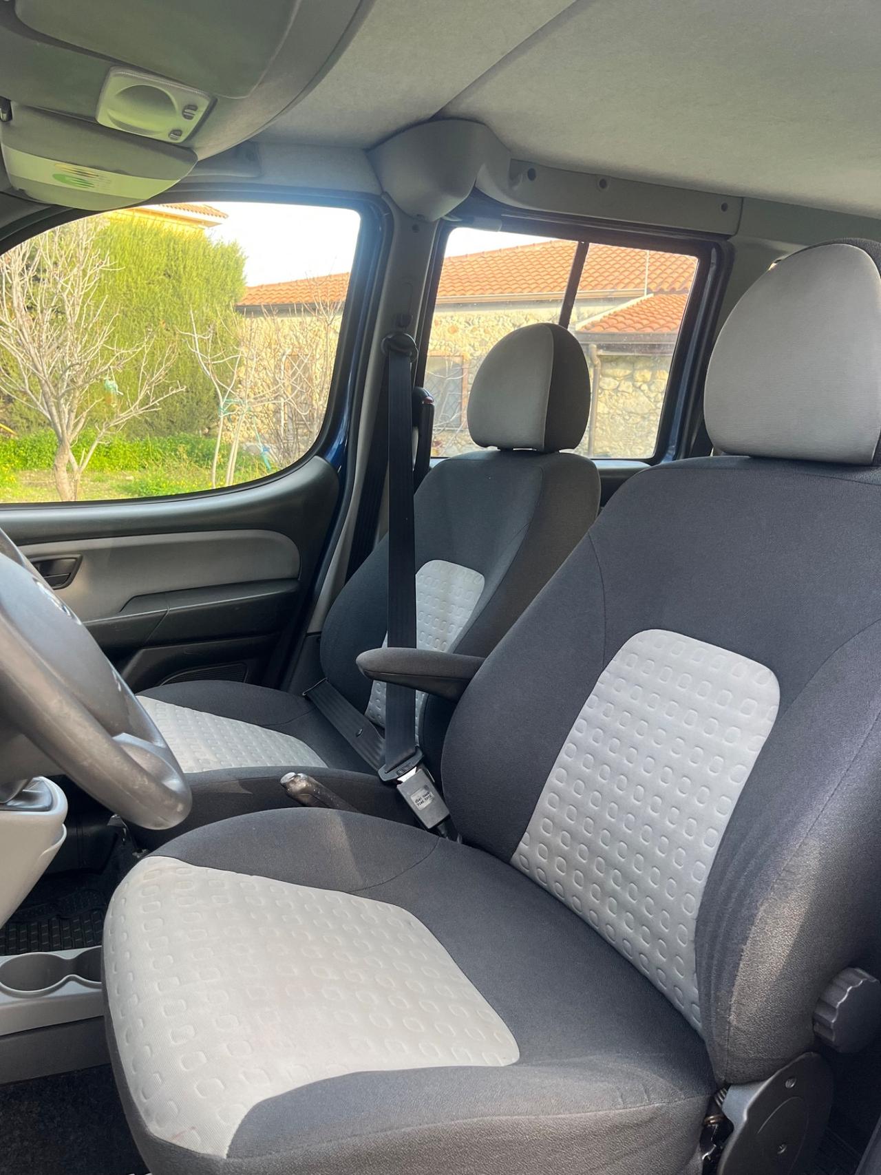 Fiat Doblo 1.9 MJT 120CV EURO4 POCHI KM DA VETRINA LEGGI