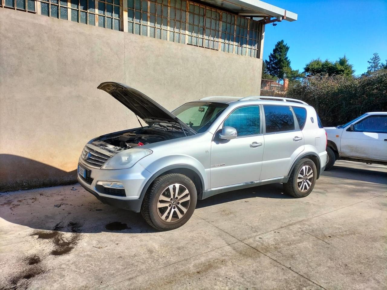 Ssangyong Rexton 2.0 Xdi 4WD- incidentata/sinistrata (motore da sostituire)