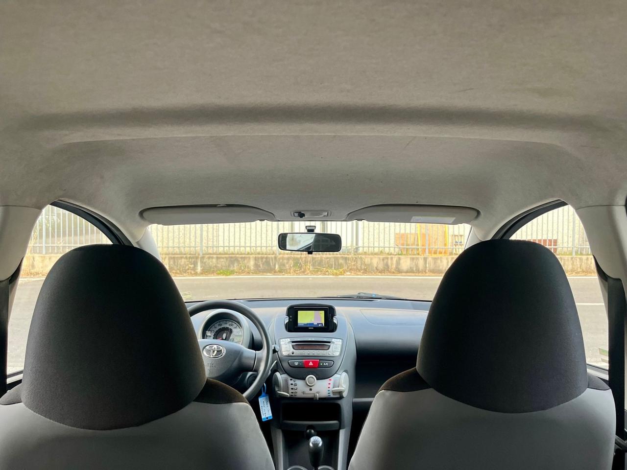 Toyota Aygo 1.0benz 2011 122.000km perfetta per neopatentati