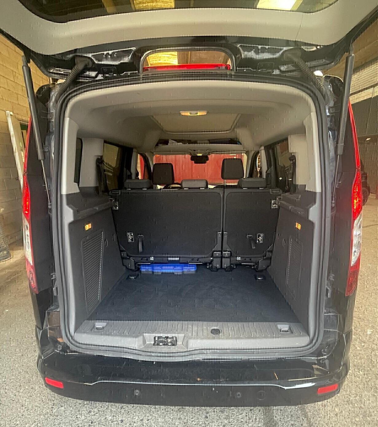 FORD TOURNEO CONNECT 1.5 TDCi 120Cv. TITANIUM