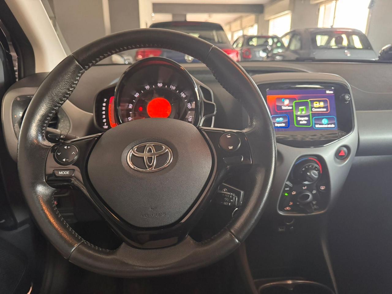 Toyota Aygo Connect 1.0 VVT-i 72 CV 5 porte x-fun