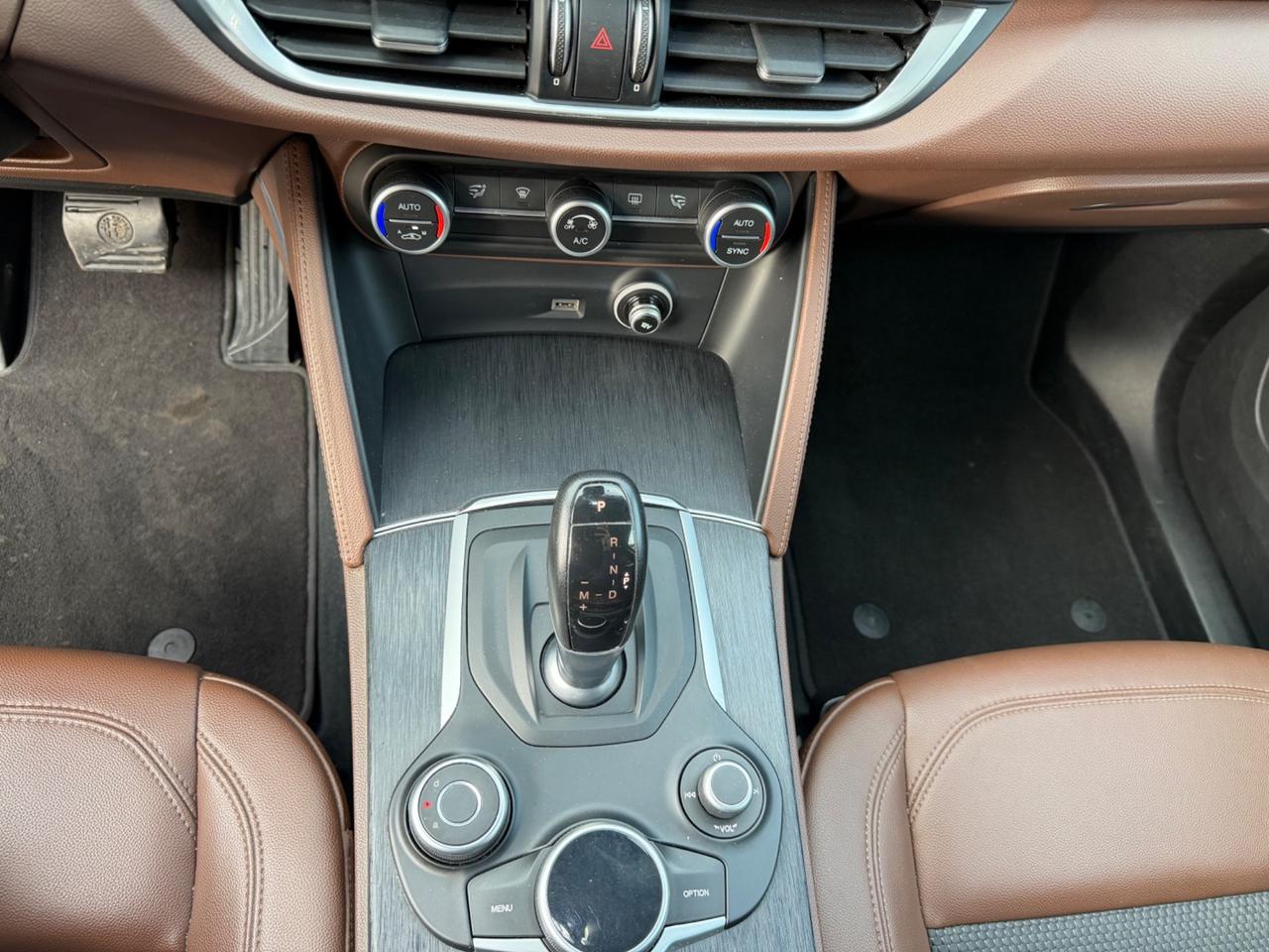 Alfa Romeo Stelvio 2.2 Turbodiesel 190 CV AT8 RWD B-Tech