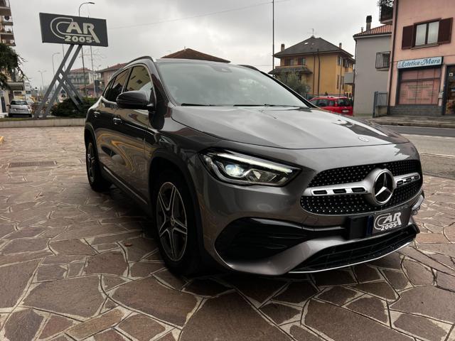 MERCEDES-BENZ GLA 200 Automatic Premium