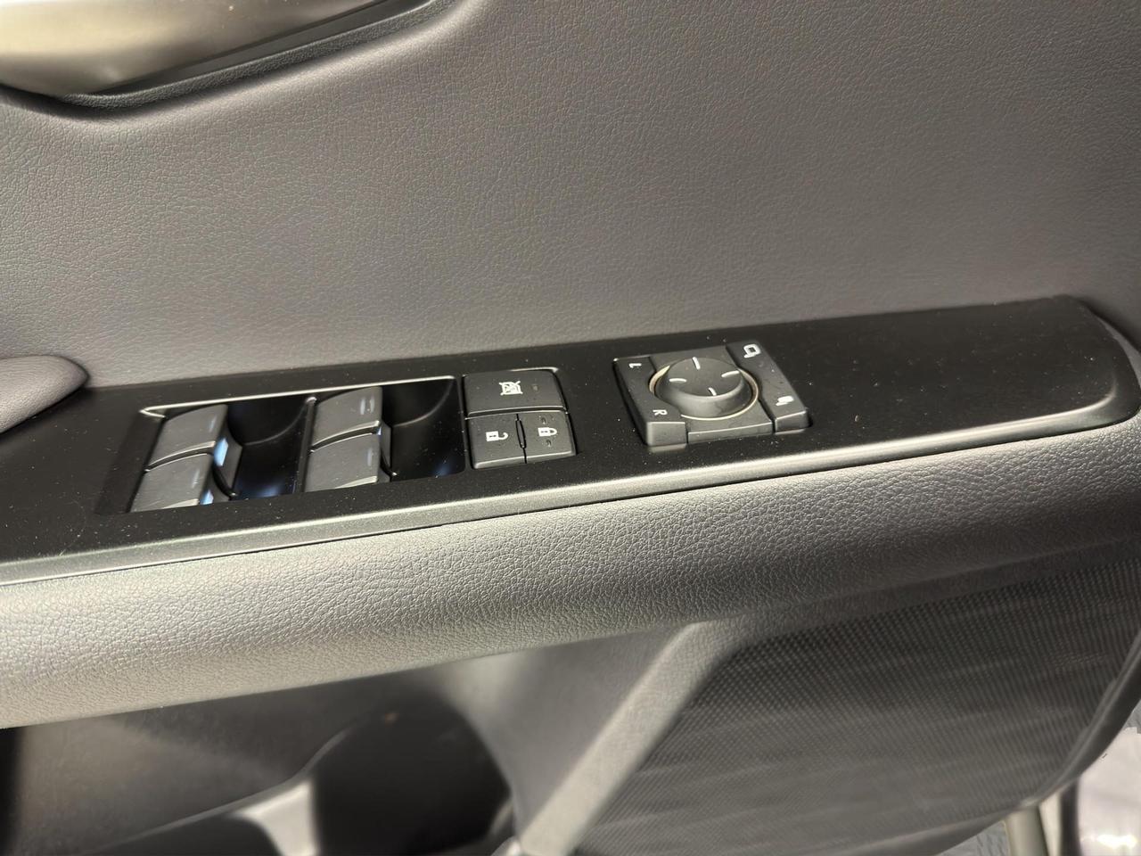 Lexus UX 250h 2.0 F-Design 2wd cvt