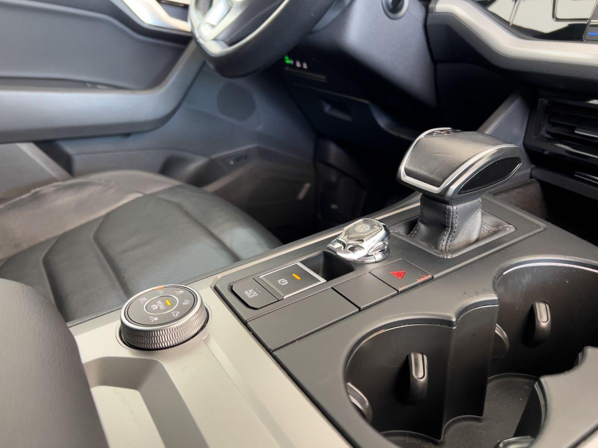 VOLKSWAGEN - Touareg - 3.0 TDI Black Style