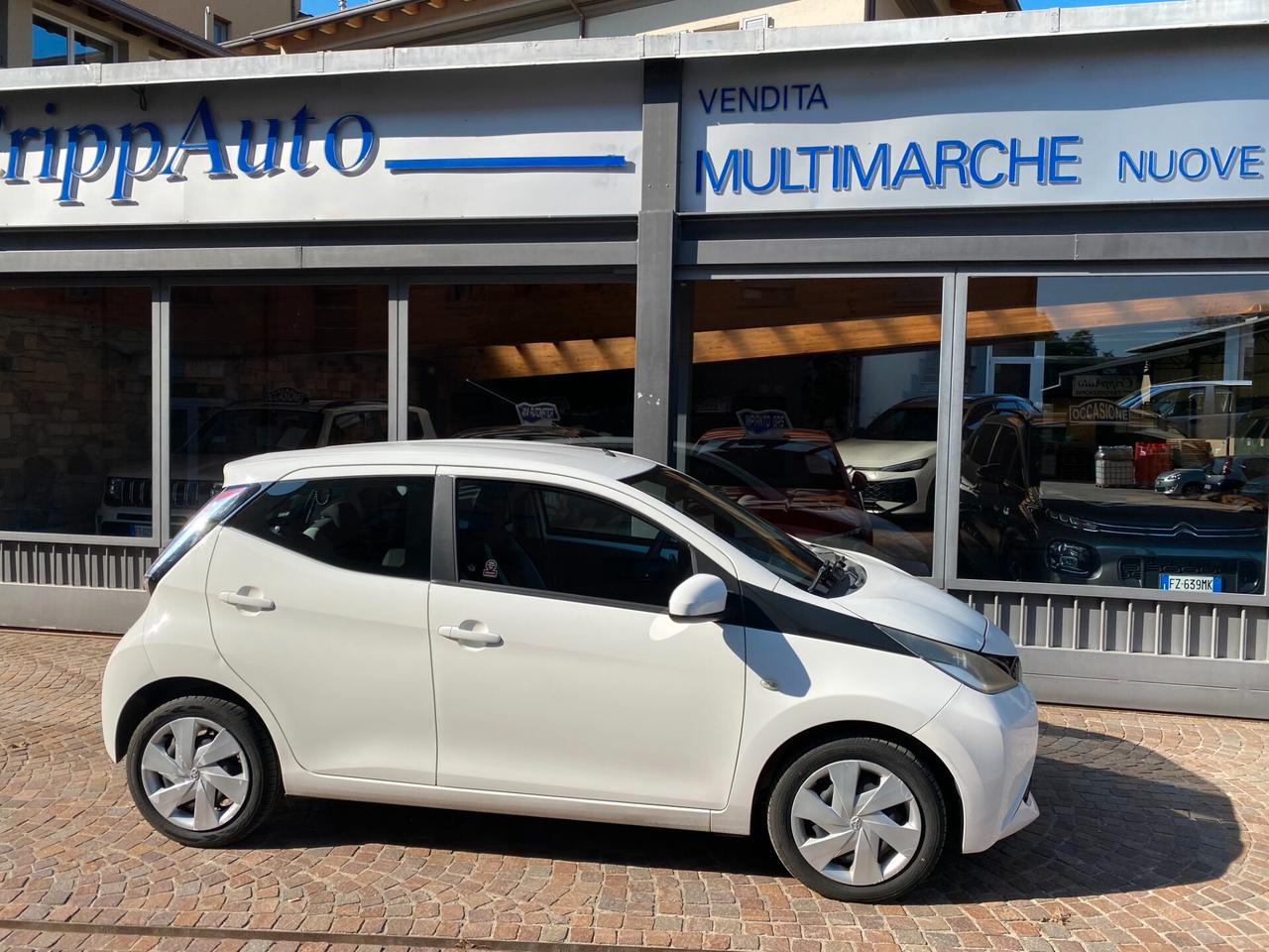 Toyota Aygo 1.0 VVT-i 69 CV 5 porte x-clusiv