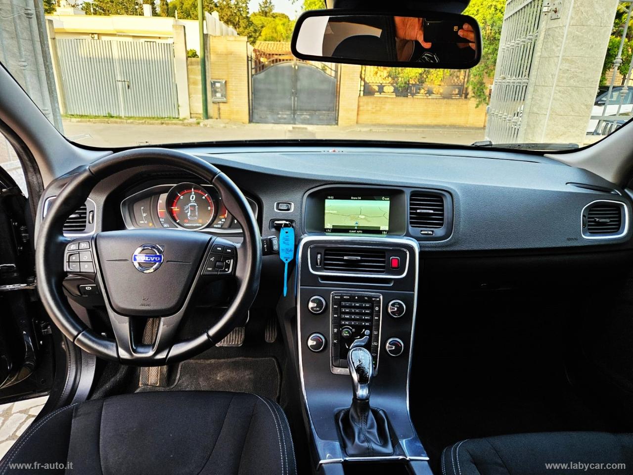 VOLVO V60 D3 Geartronic Summum