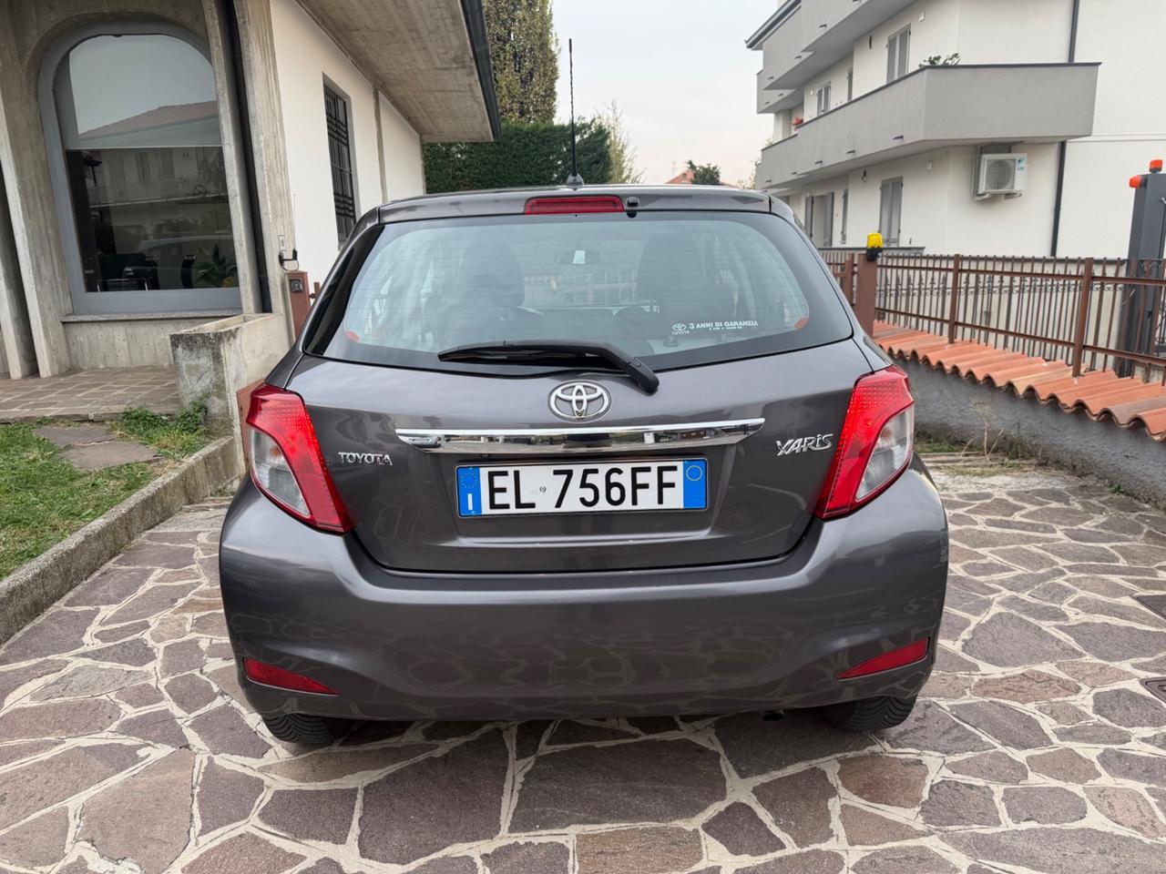 Toyota Yaris 1.3 3 porte Lounge CVT Stop & Start