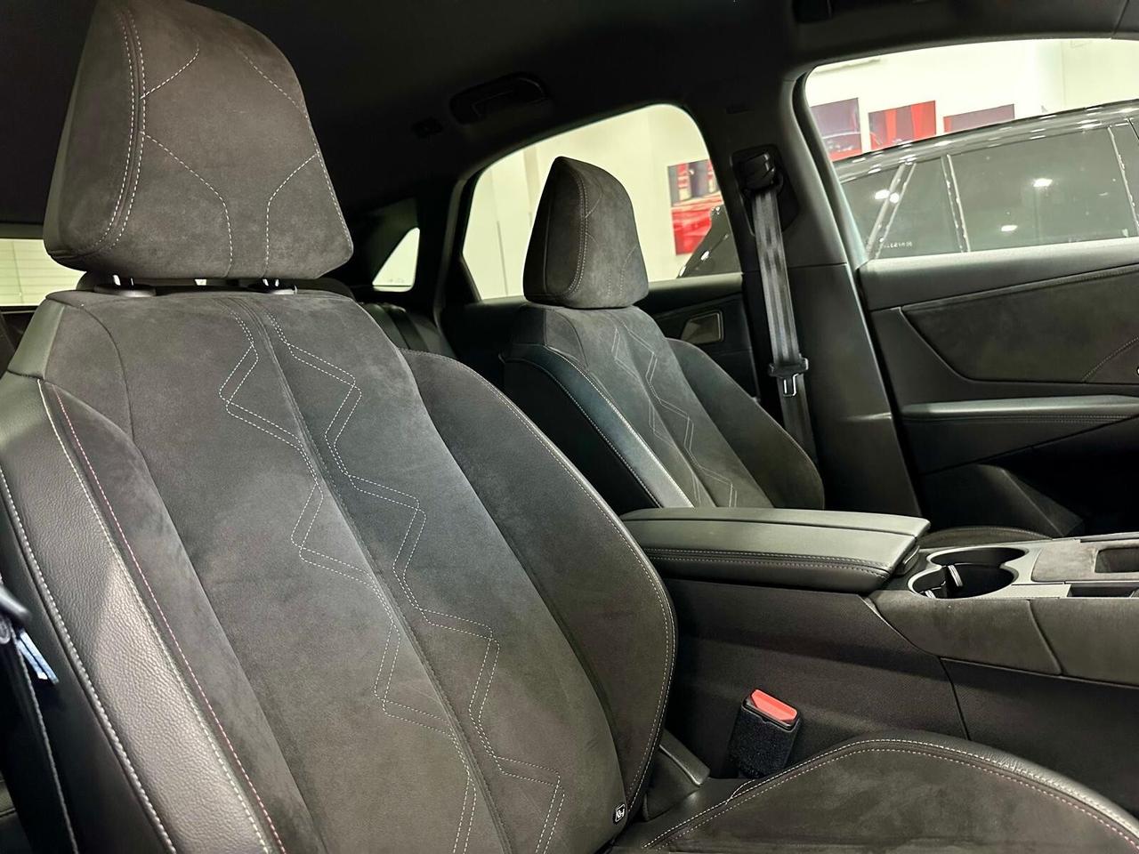 DS Automobiles DS 7 Crossback Performance Line