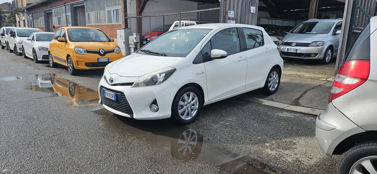 Toyota Yaris 1.5 Hybrid 5P AUTOMATICA
