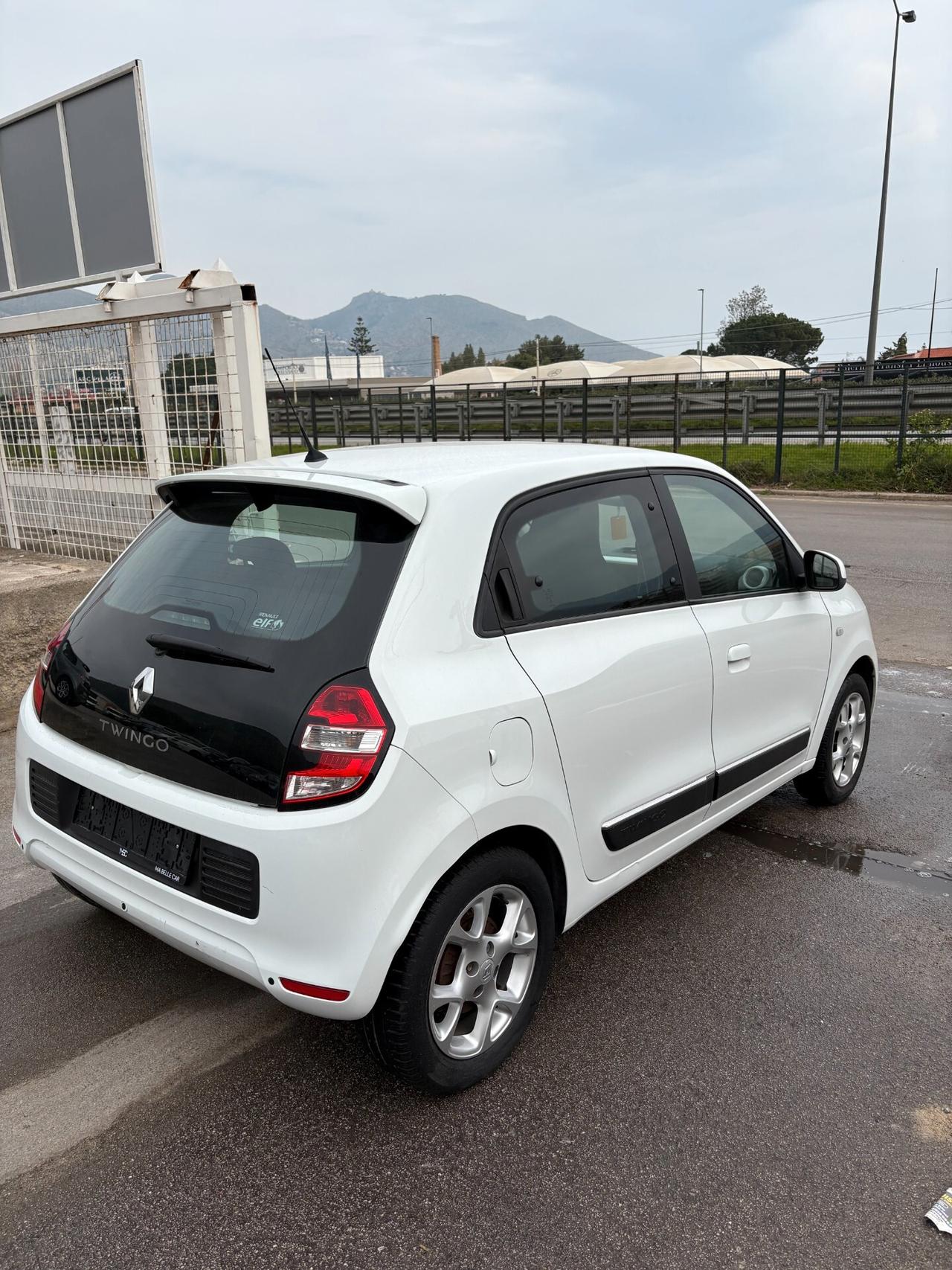 Vendesi Renault Twingo 1.0 Benzina Anno 2015