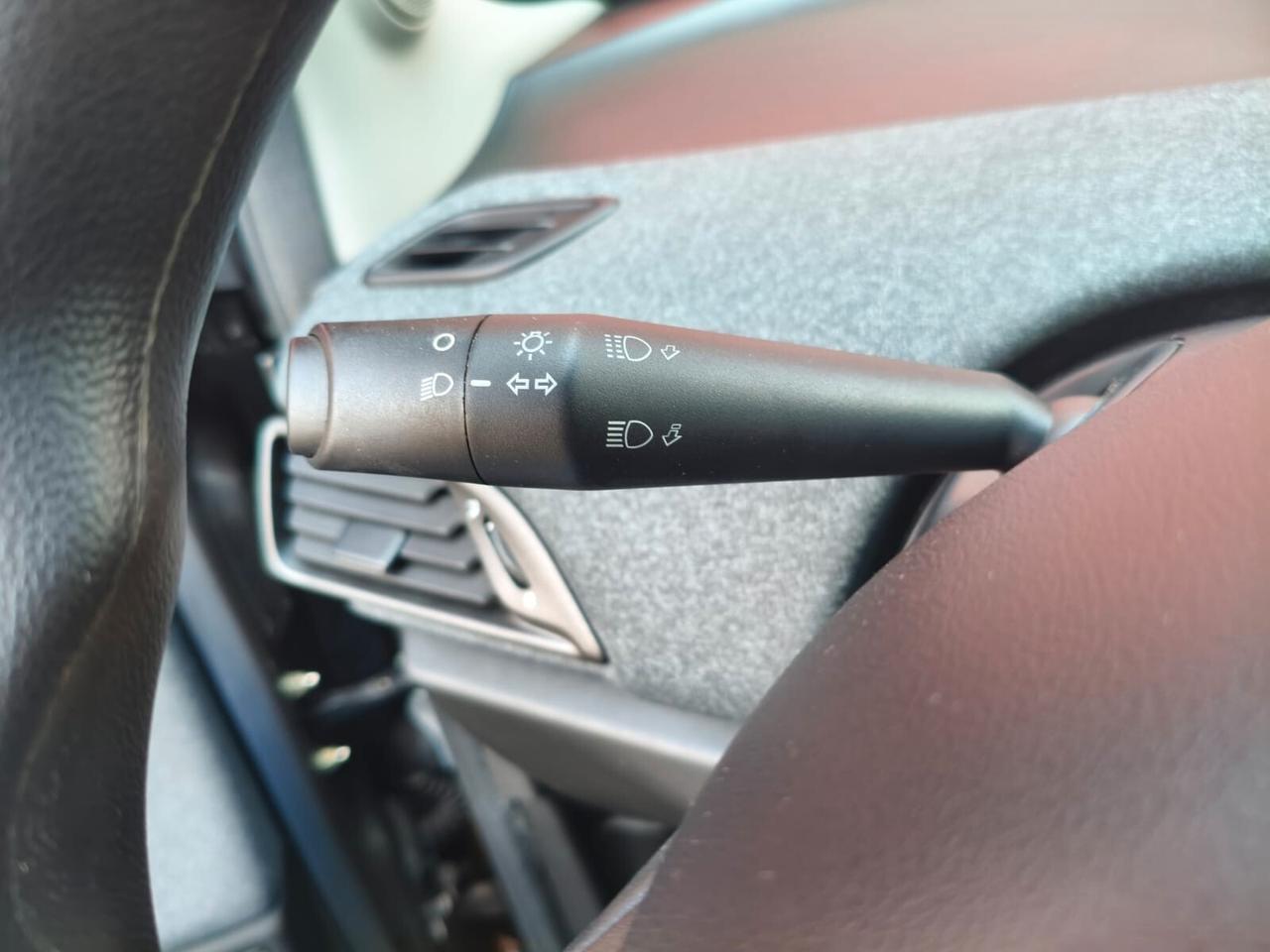 Lancia Ypsilon 1.0 FireFly 5 porte S&S Hybrid UnYca
