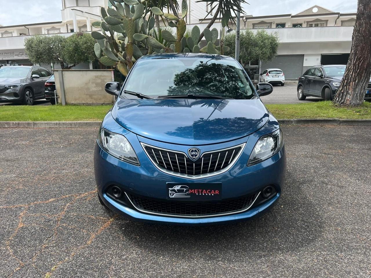 Lancia Ypsilon 1.0 FireFly 5 porte S&S Hybrid Ecochic Silver