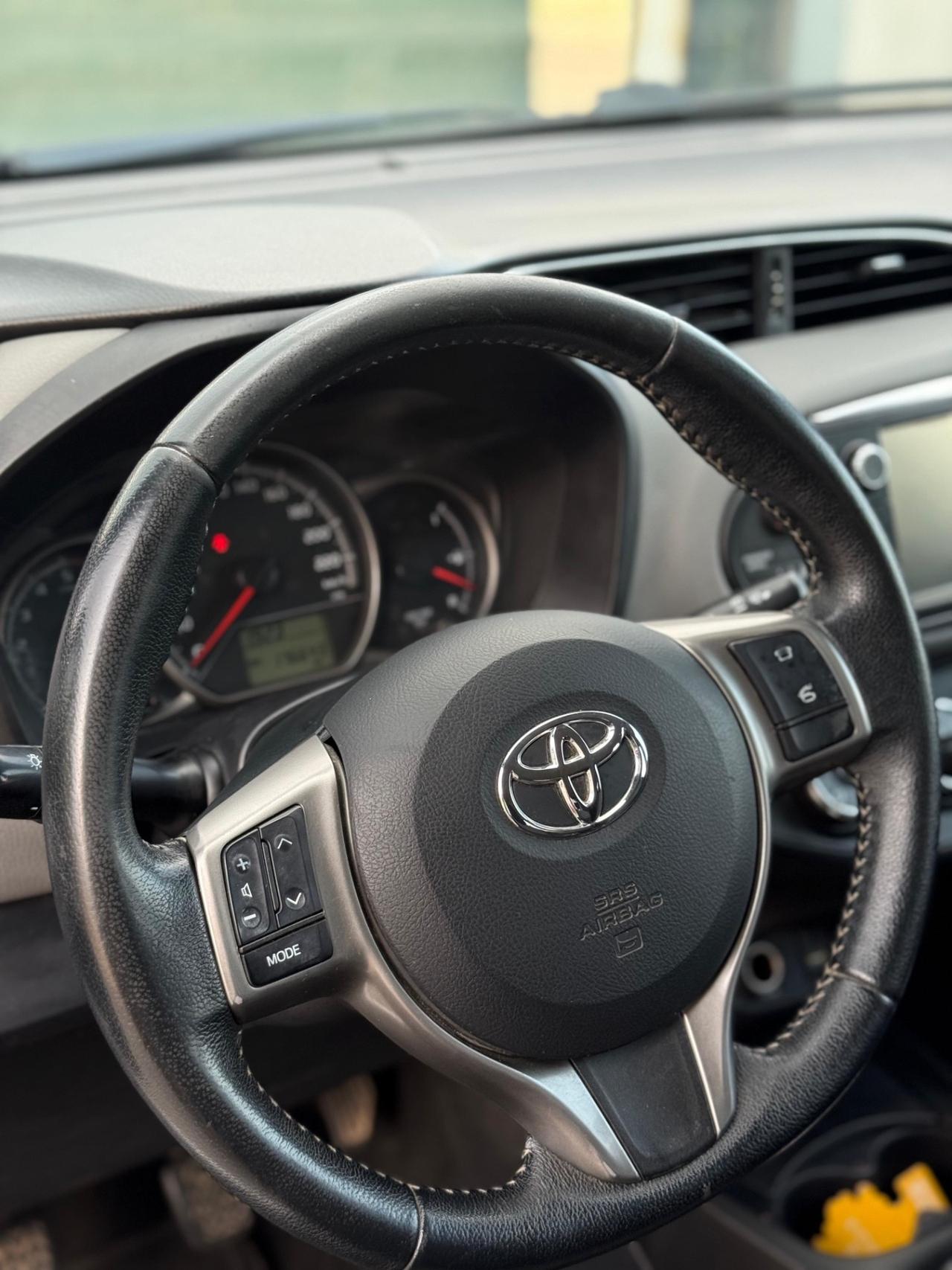 Toyota Yaris 1.4 D-4D 5 porte Lounge