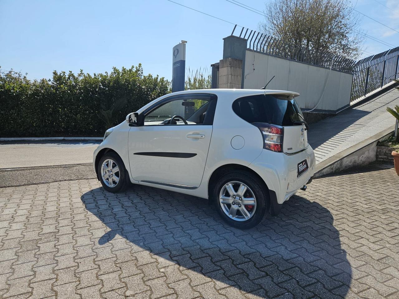 Toyota iQ 1.0 Sol