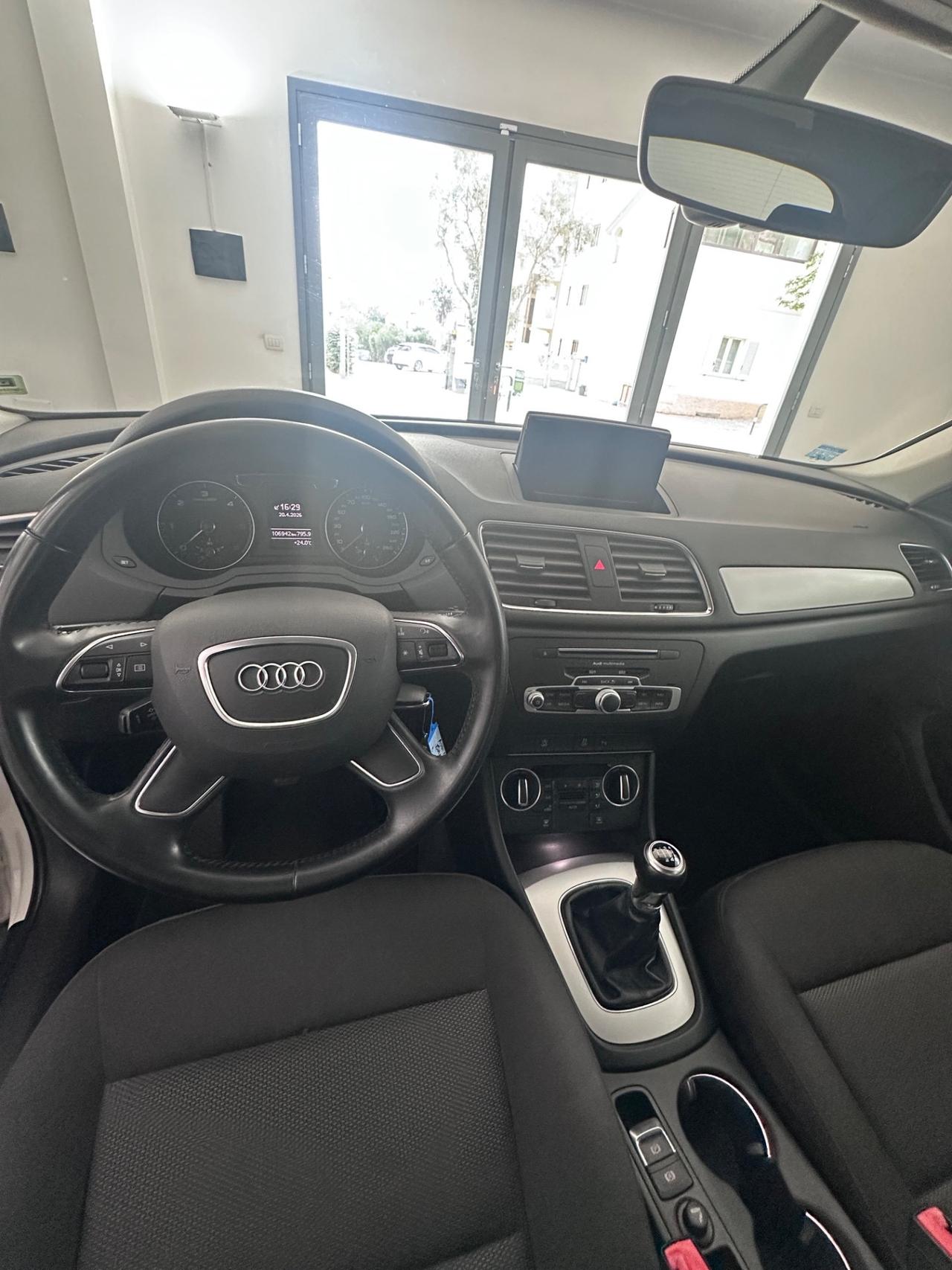 Audi Q3 2.0 TDI 120 CV Business