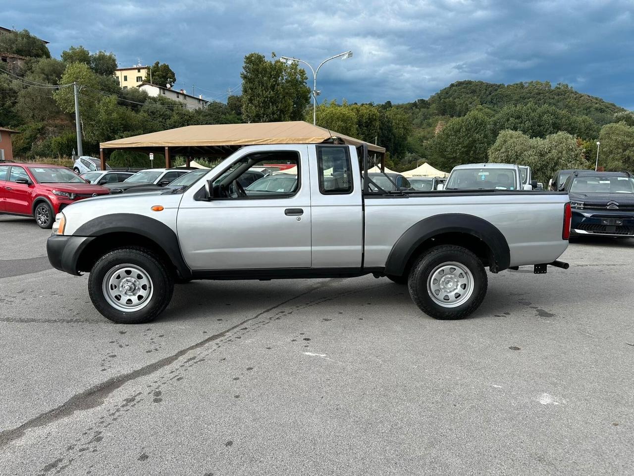 Nissan NP300 2.5 tdi 2p. King Cab Easy