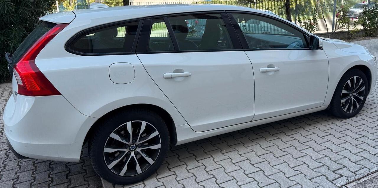 Volvo V60 D2 Geartronic Business N1