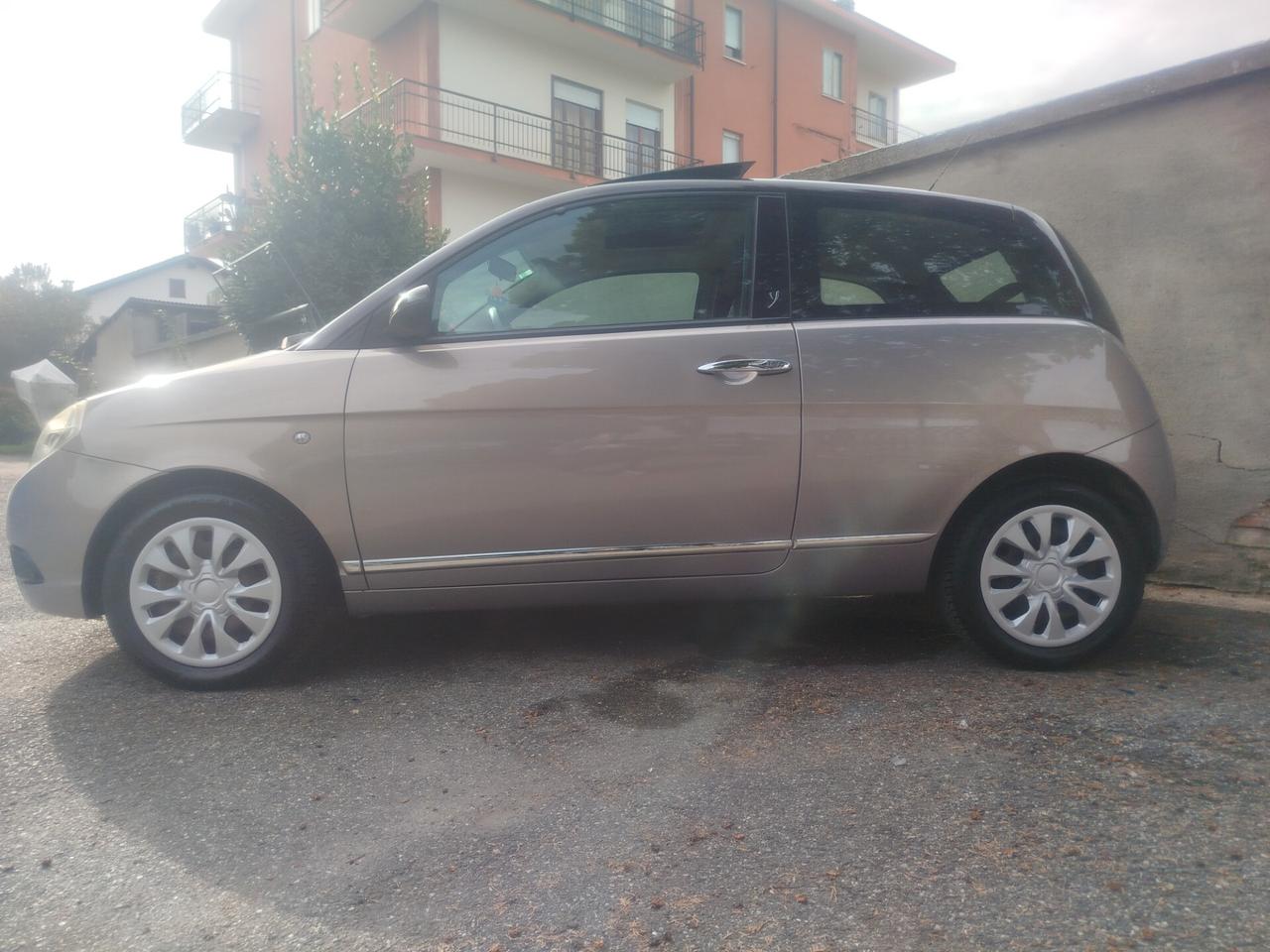 Lancia Ypsilon 1.2 E-Collection