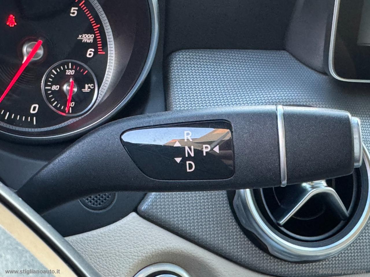 MERCEDES-BENZ GLA 200 d Automatic Sport TETTO PELLE TELEC POST