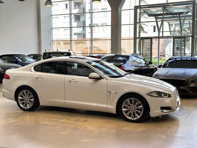 JAGUAR XF 2.2 D 200 CV Luxury - 18" - Tetto - Camera-Keyless