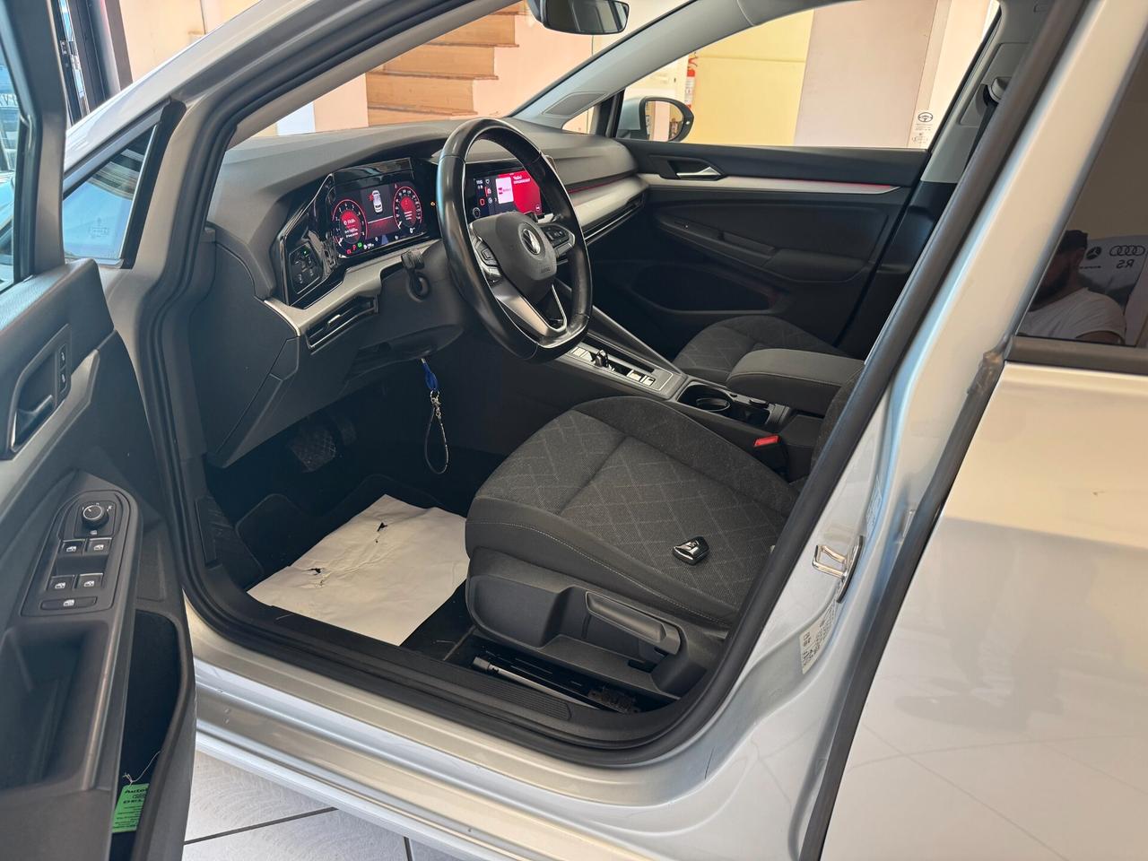Volkswagen Golf 1.0 eTSI EVO DSG Life