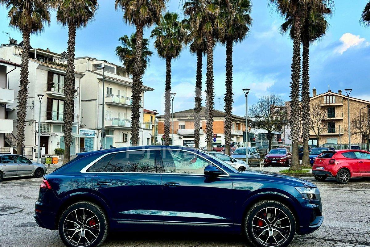 AUDI Q8 45 TDI quattro tiptronic Sport