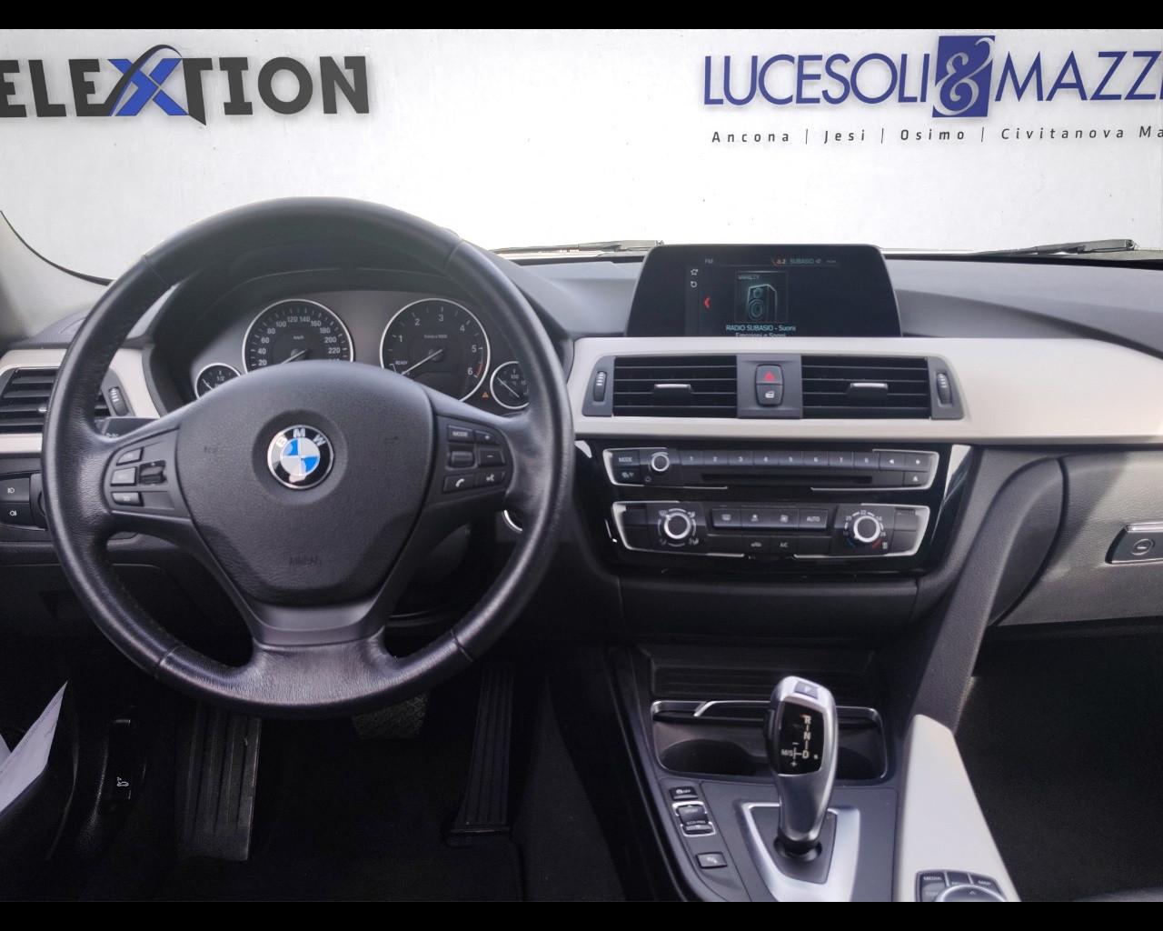 BMW BMW Serie 3 - 320d Touring Business Advantage aut.