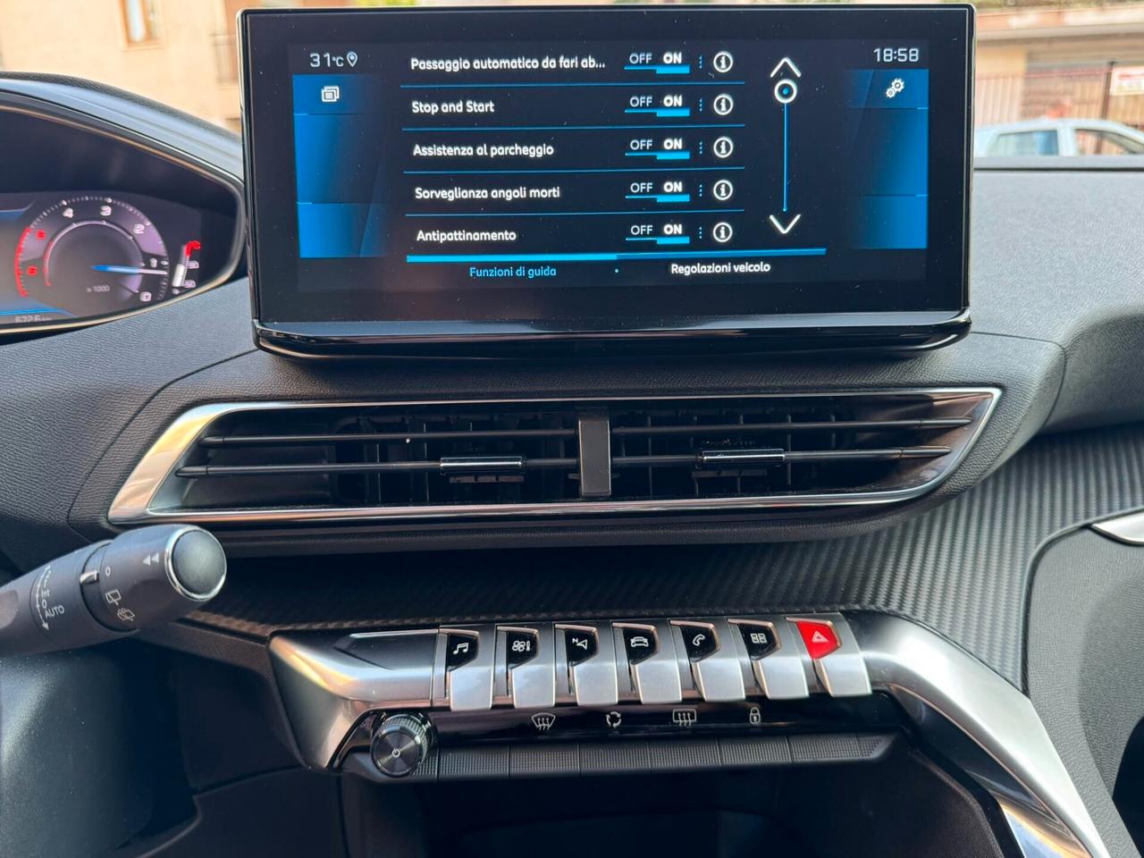 PEUGEOT 3008 HDI 130 S&S EAT8 ALLURE NAVI+RETROCAMERA