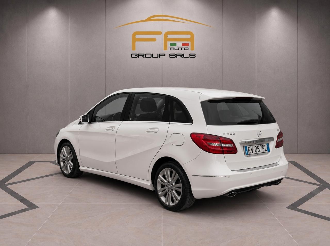 Mercedes B 200 CDI Autom Premium NAVI CAMERA 2014
