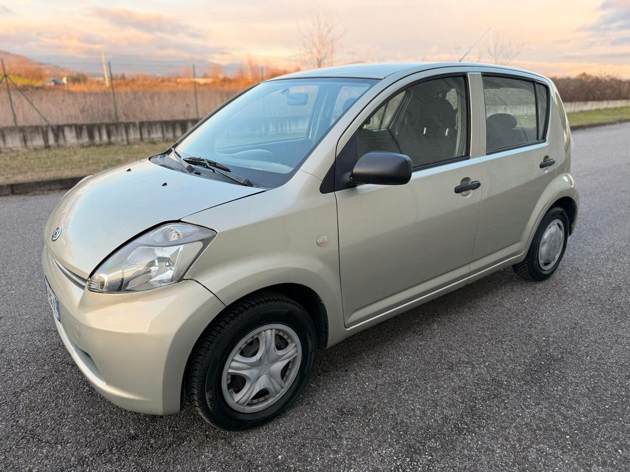 Daihatsu Sirion 1.0 Benzina 69cv NEOPATENTATI