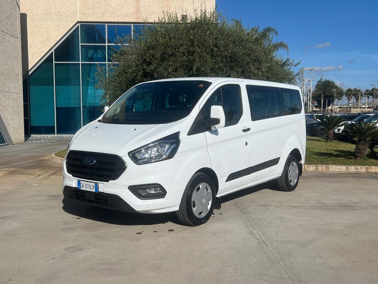 Ford Transit Custom 2.0 TDI 9 Posti Possibilità noleggio no scoring