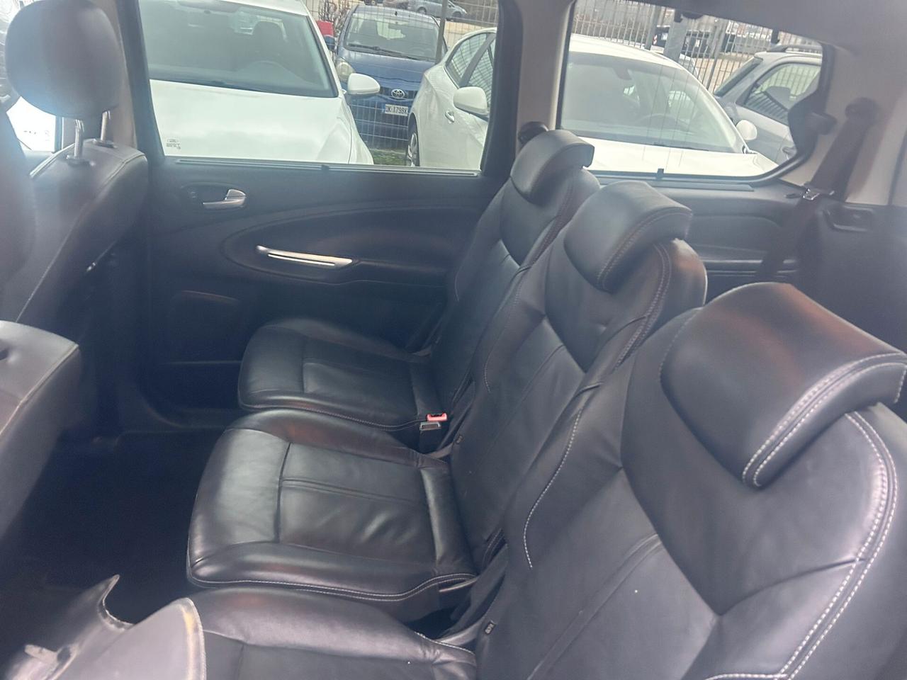 Ford Galaxy 2.0 TDCi 7 POSTI 2011