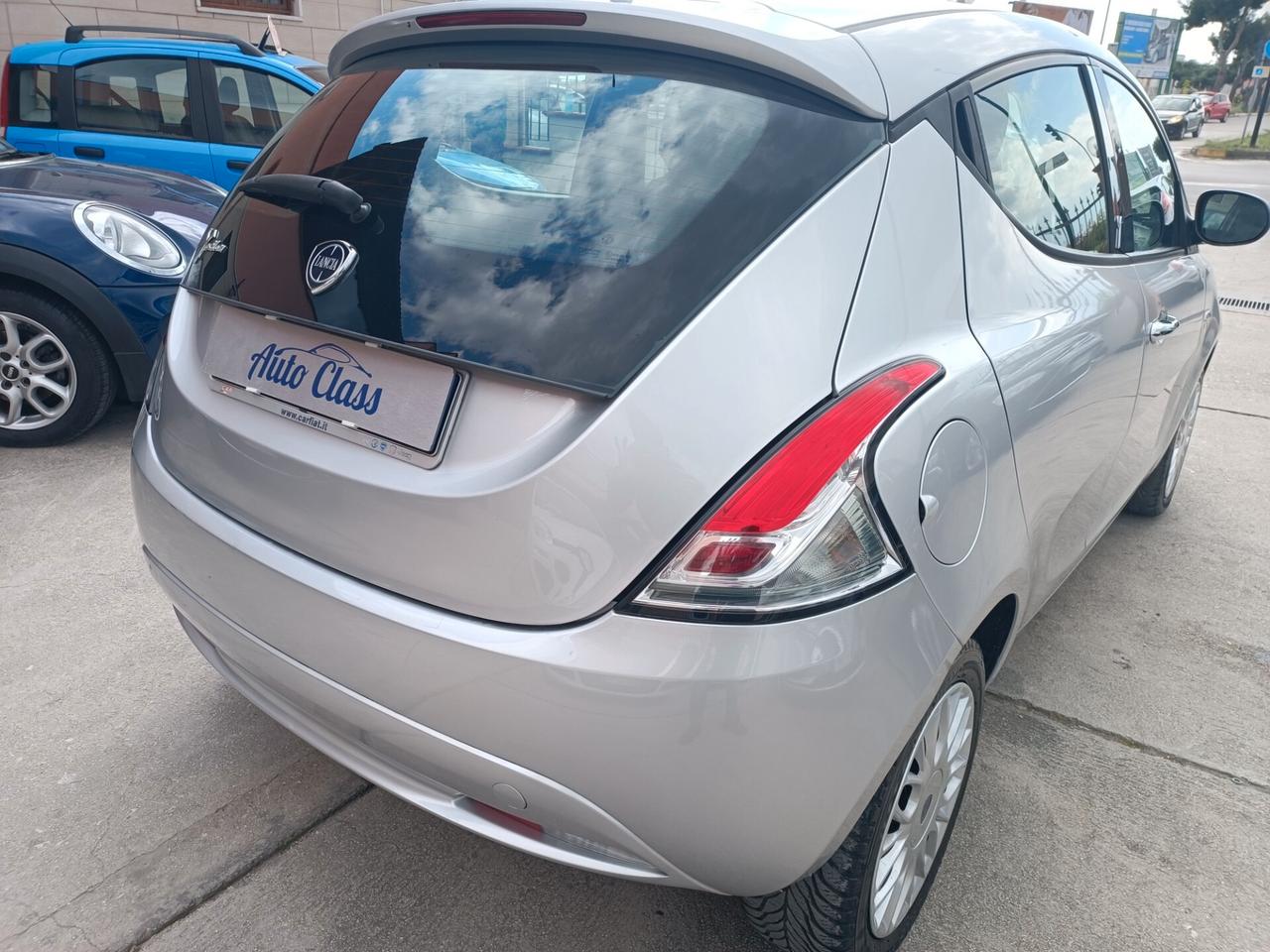 Lancia Ypsilon 1.2 69 CV