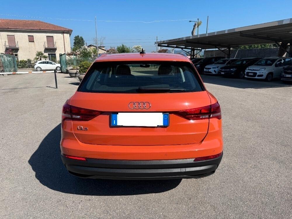 Audi Q3 35 TDI S tronic Business