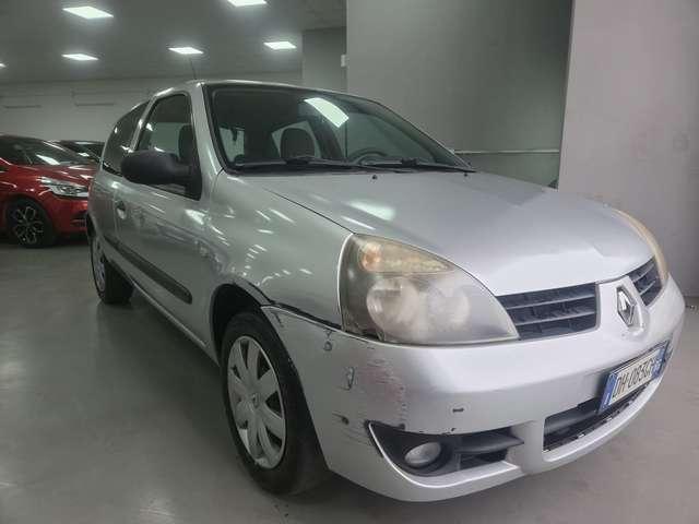 Renault Clio Clio II 2004 3p 1.2 Confort Authentique