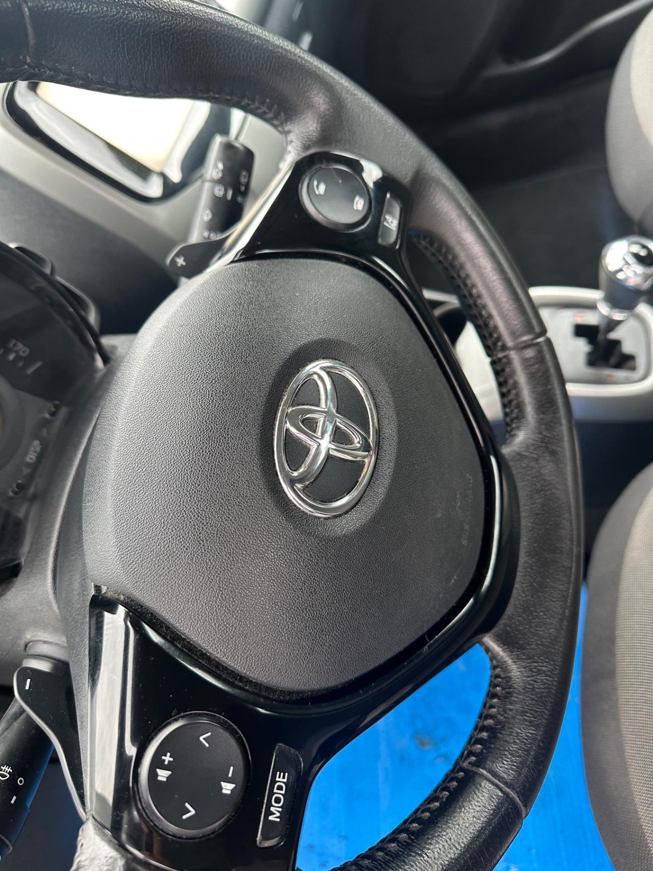 Toyota Aygo 1.0 VVT-i 69 CV 5 porte AUTOMATICA