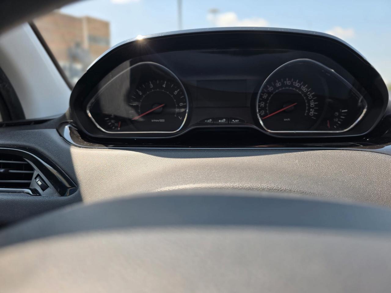 Peugeot 208 1.2 VTi 82 CV 5 porte Allure