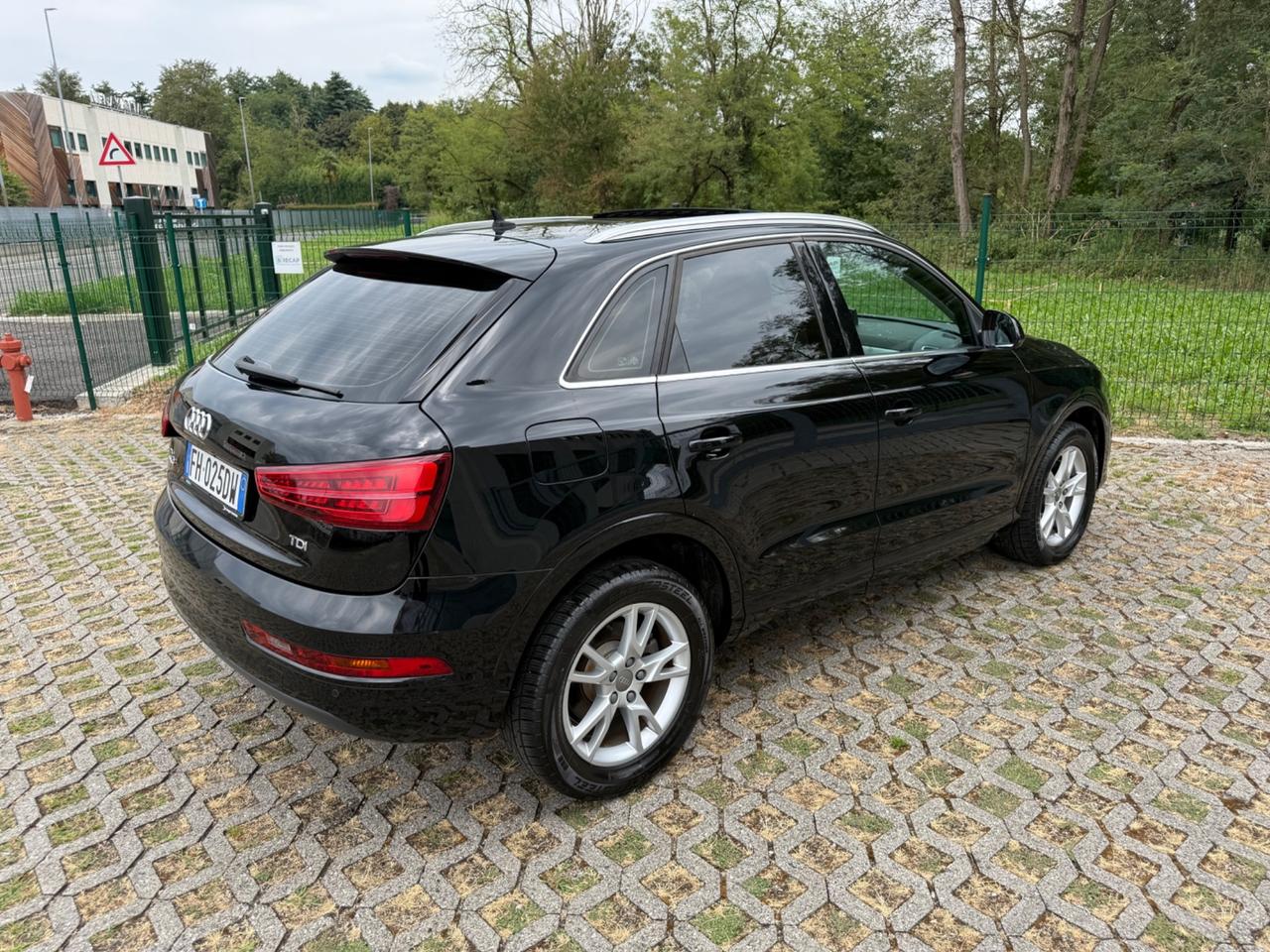 Audi Q3 2.0 TDI 120 CV S tronic Panorama*Cerchi*Led*Pec