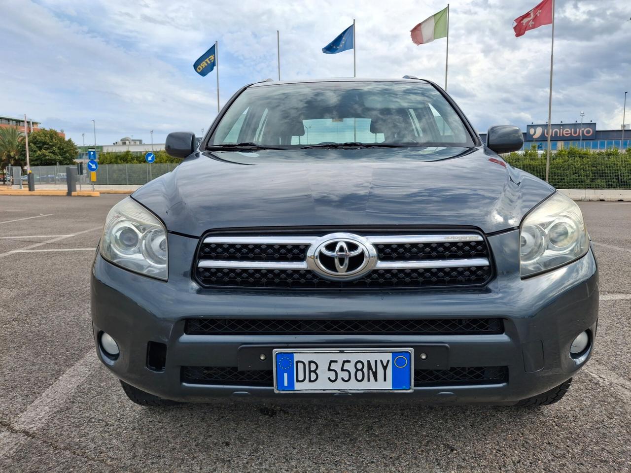 Toyota RAV 4 2.2 D-4D-DIESEL*PERFETTA*