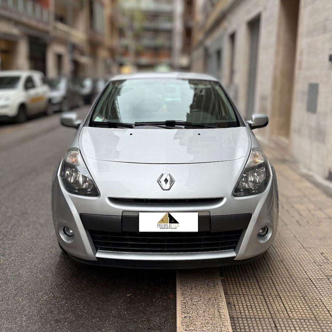 Renault Clio 1.2 16V **CAMBIO AUTOMATICO**