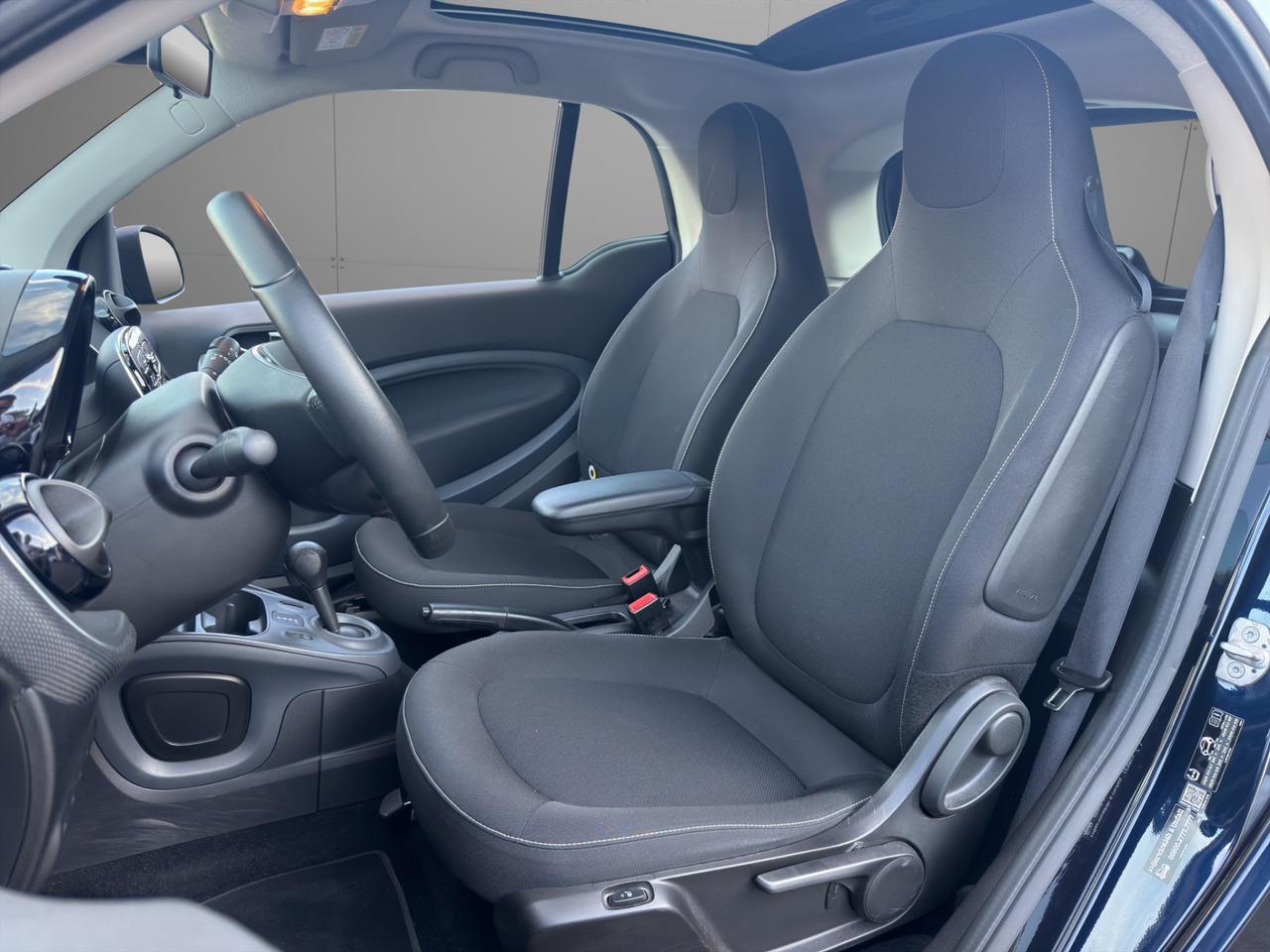 Smart fortwo coupe 1.0 71 CV Paris Blue - Unipro - Promo Finanziamento - Tetto panoramico - Sedili riscaldabili