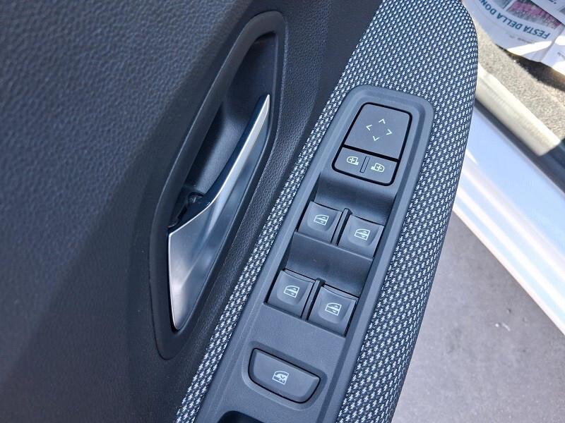 Dacia Sandero Stepway 1.0 TCe 90 CV Comfort (015)