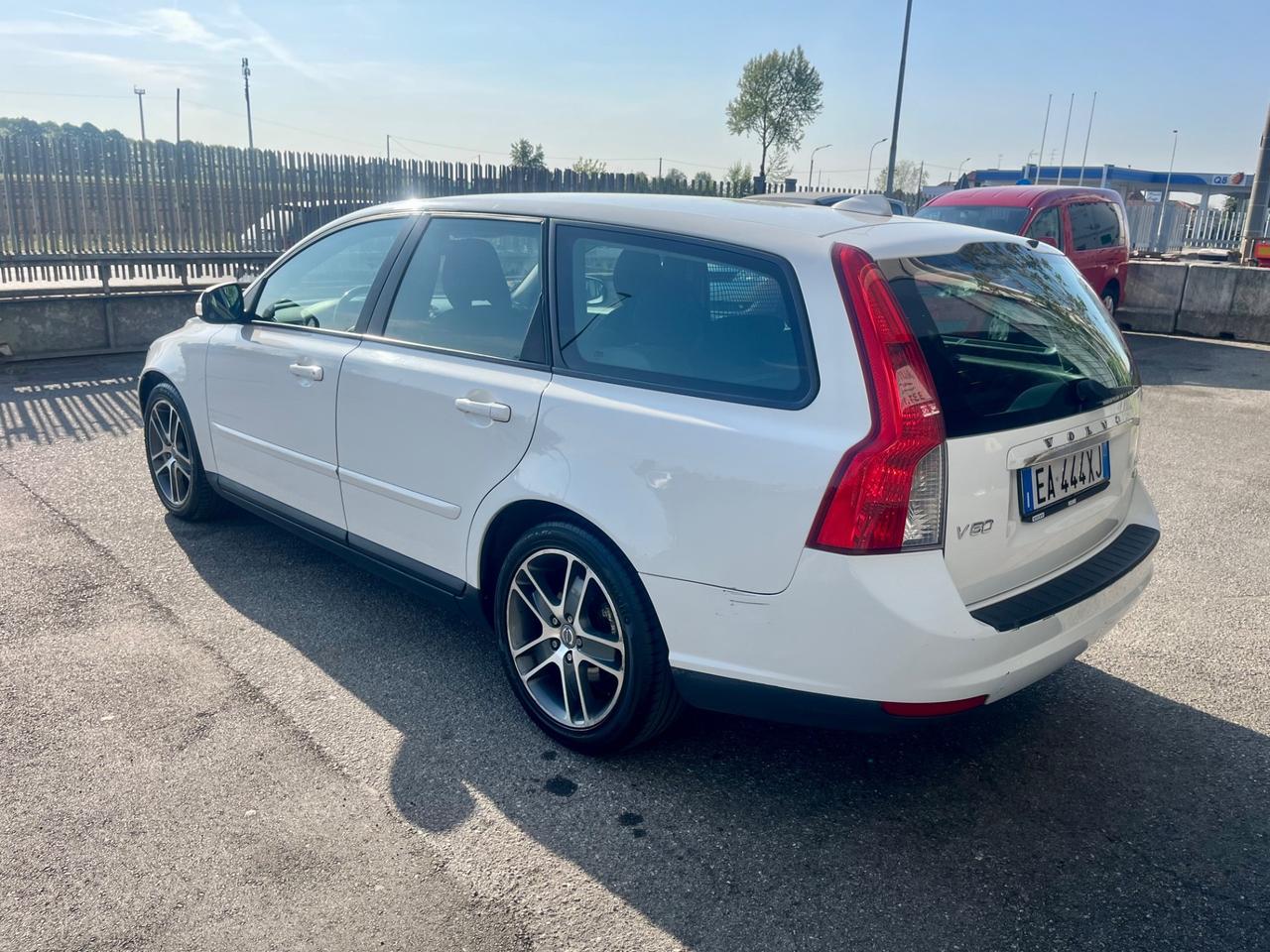 Volvo V50 D2 1.6D Drive R-design