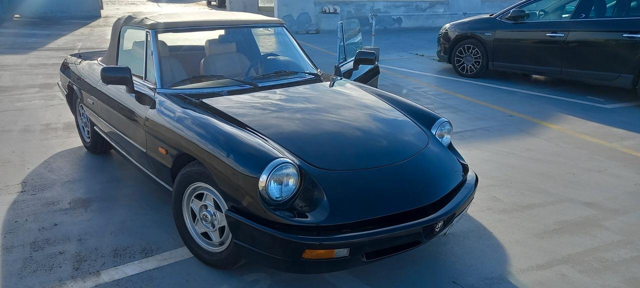 Alfa Romeo Spider 1.6