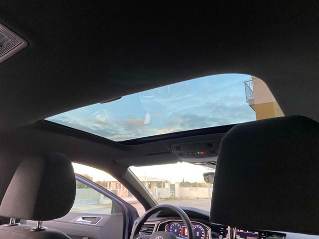 VOLKSWAGEN Taigo 1.0 TSI 110 CV DSG R-Line TETTO APR/PAN