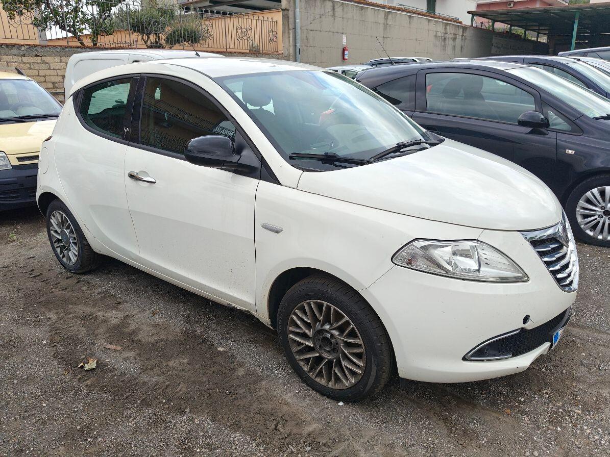 Lancia Ypsilon 1.3 MJT 16V 95 CV 5 porte S&S Silver
