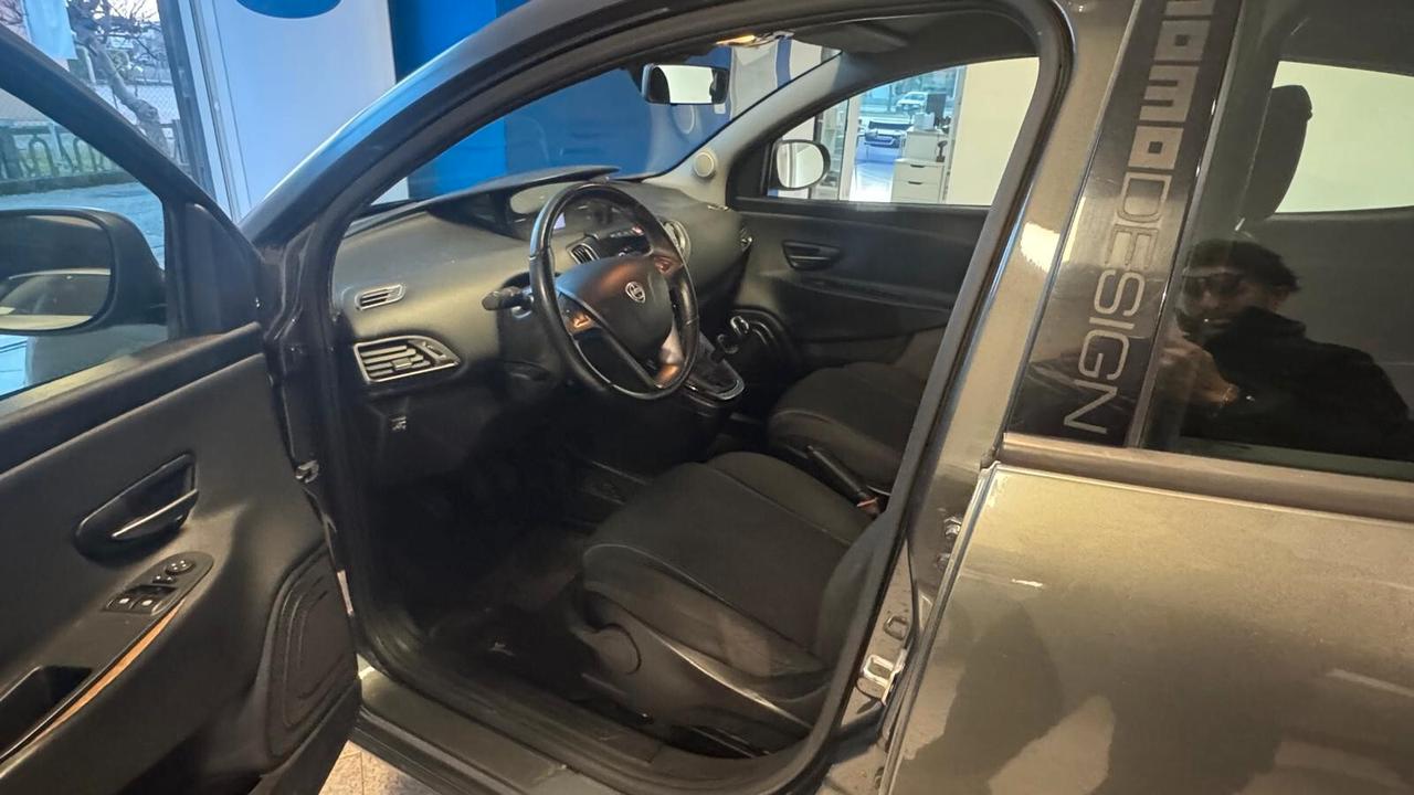 Lancia Ypsilon 1.2 69 CV 5 porte GPL Ecochic S Momodesign