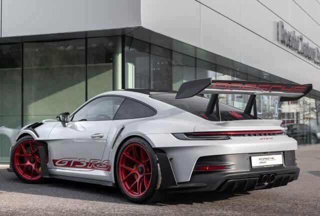 Porsche 911 GT3 RS Weissach